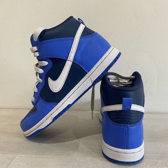 Brand new Nike Dunk size 2 boys - Picture 1 of 5